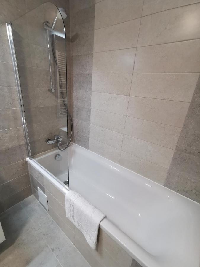 Kronbed Apartments Braşov Buitenkant foto